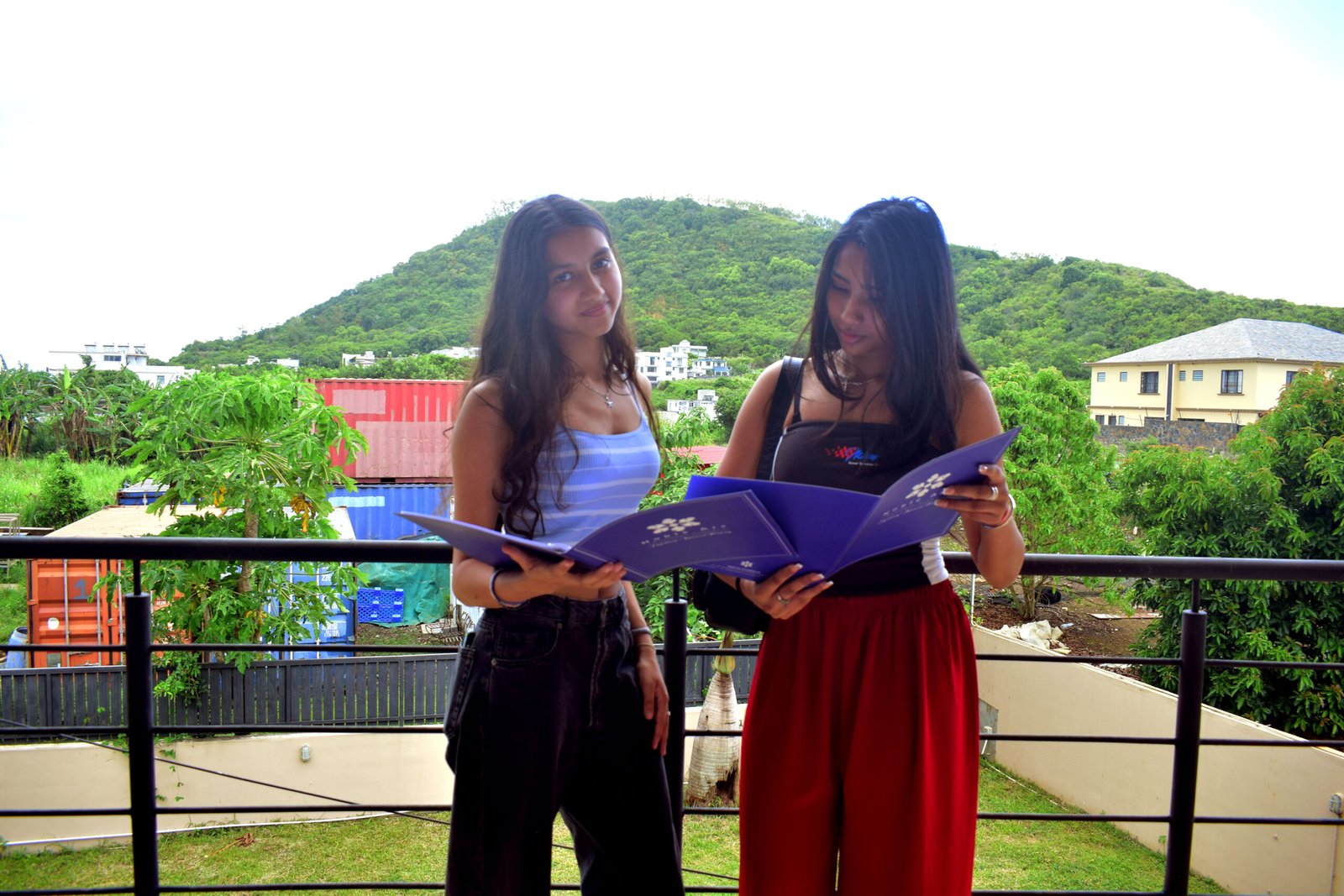 Balcony-Girls